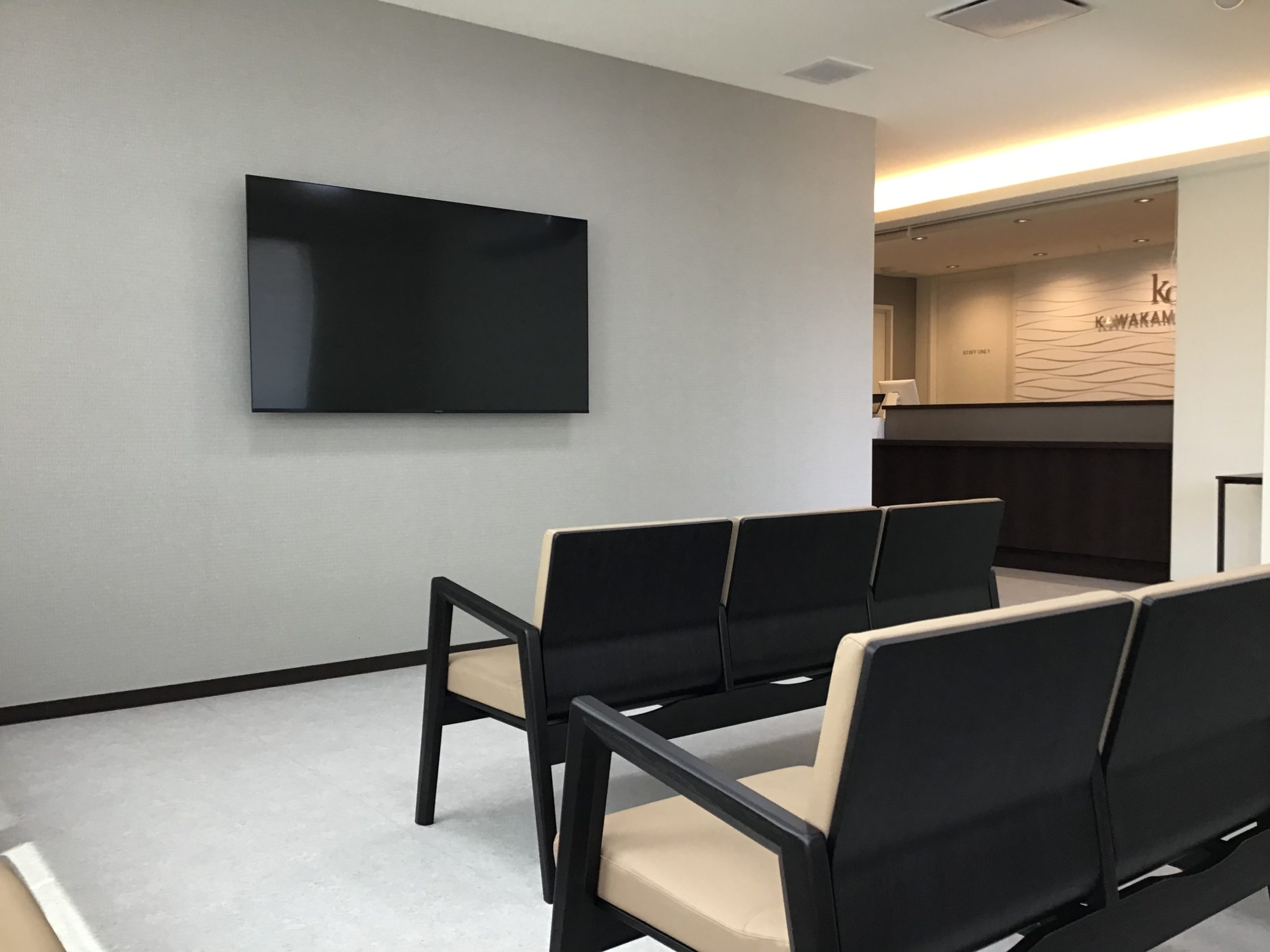 待ち時間へのストレス緩和にも配慮した院内。新しい施設になっても寄り添う思いは変わらず