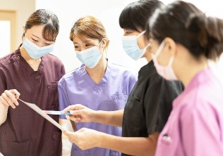 各分野のスペシャリストが連携をしながら治療を行います