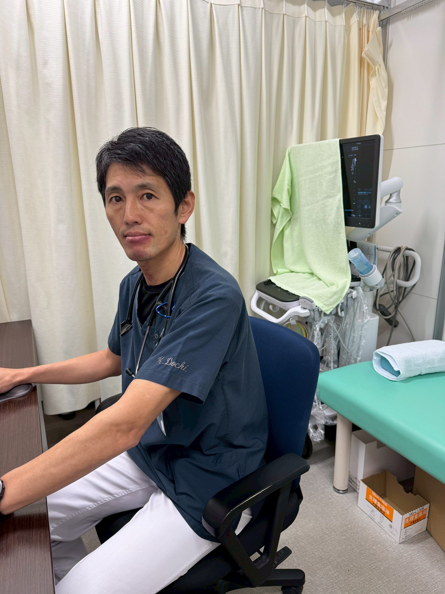 内科医　道智賢市